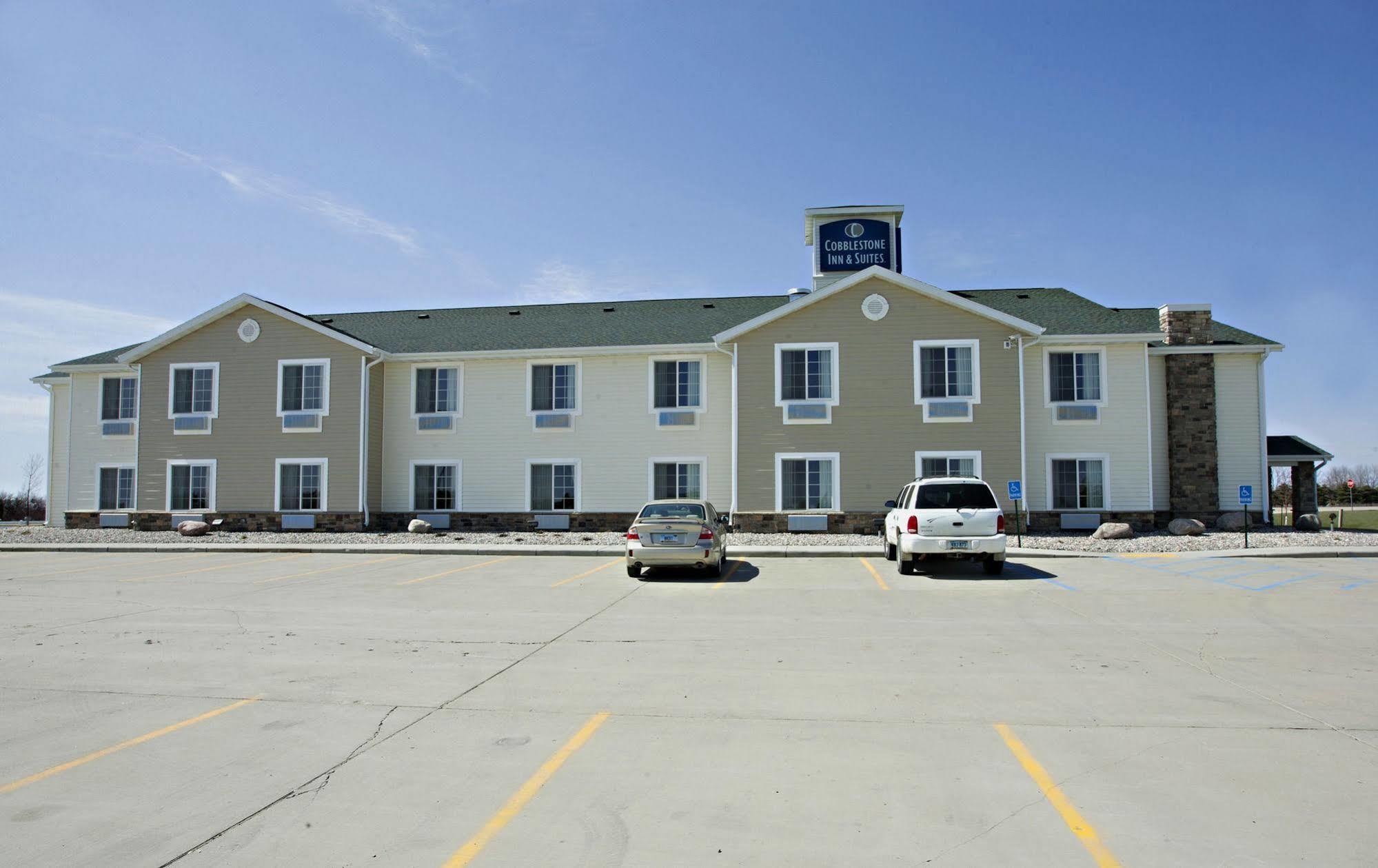 Cobblestone Inn & Suites - Langdon Exterior foto